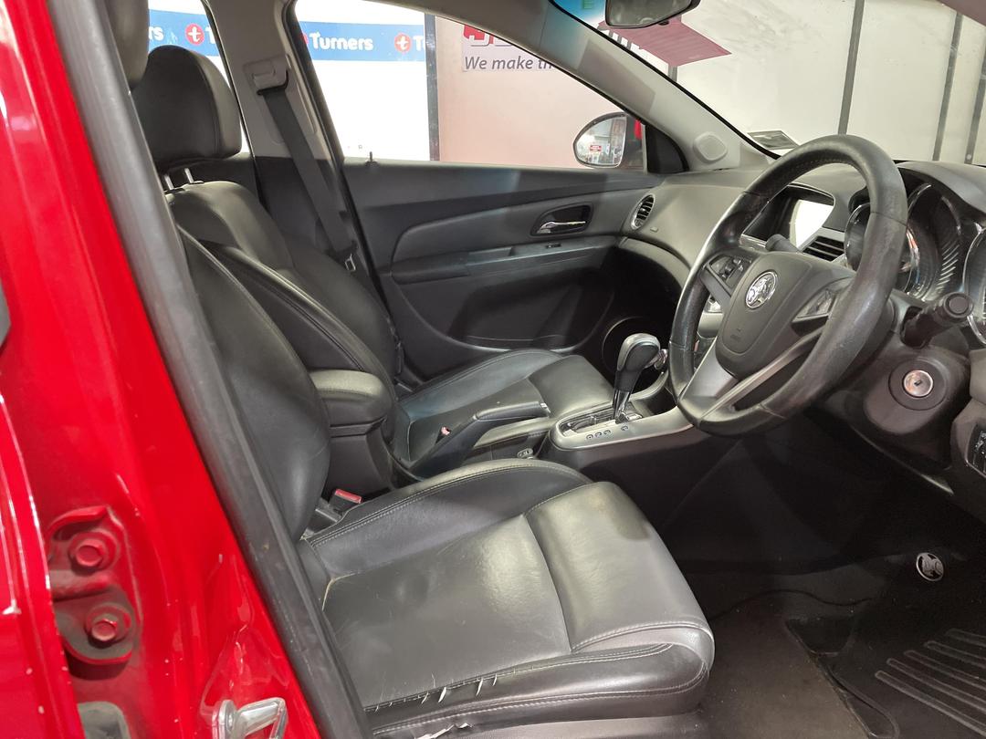 Photo '10' of Holden Cruze CDX