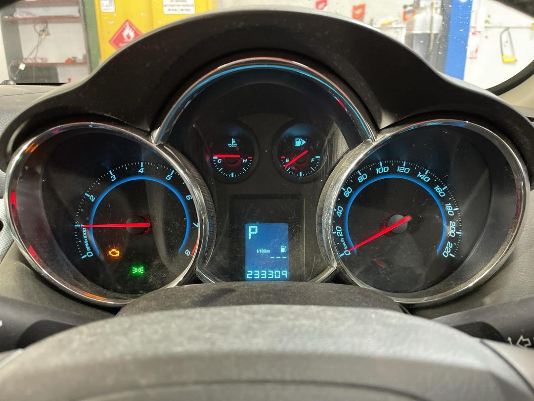 Photo '12' of Holden Cruze CDX