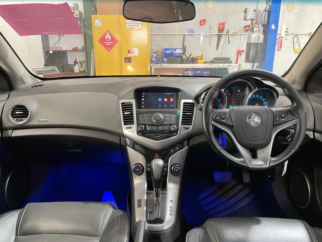 Photo '15' of Holden Cruze CDX