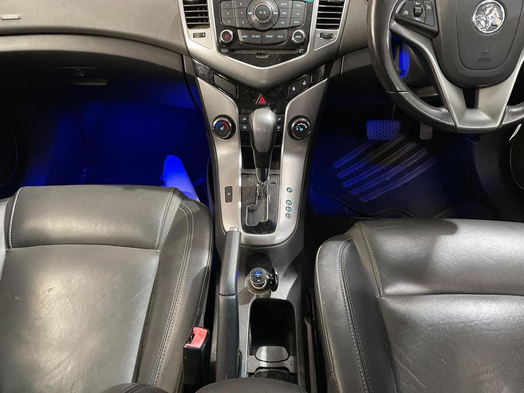 Photo '16' of Holden Cruze CDX