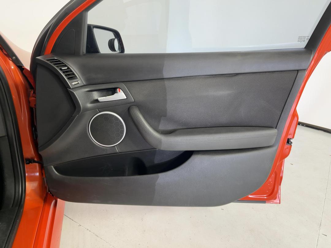 Photo '14' of Holden UTE