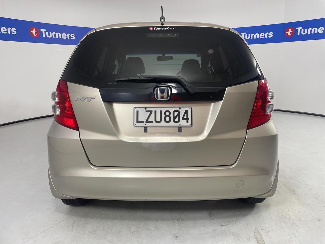 Photo '6' of Honda FIT