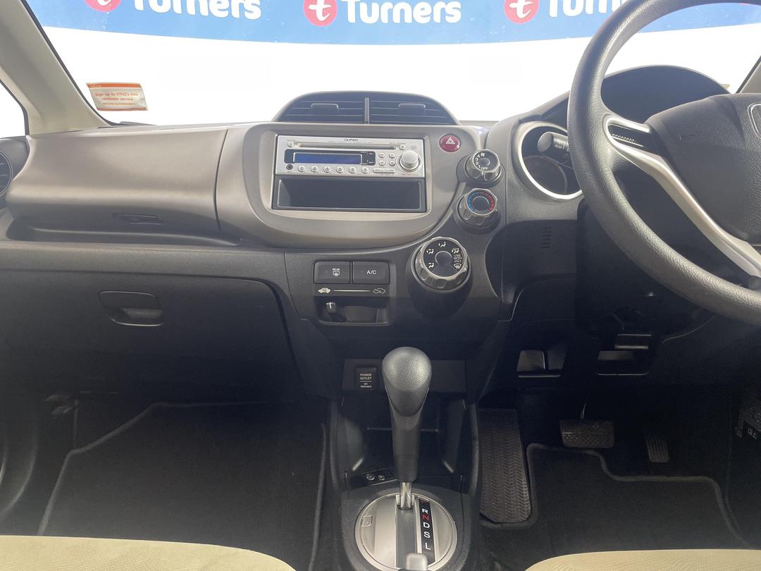 Photo '18' of Honda FIT