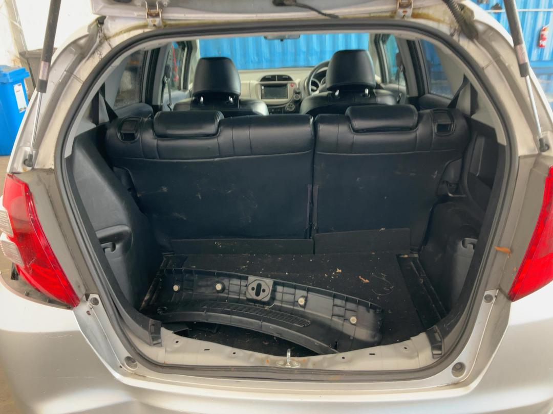 Photo '6' of Honda FIT