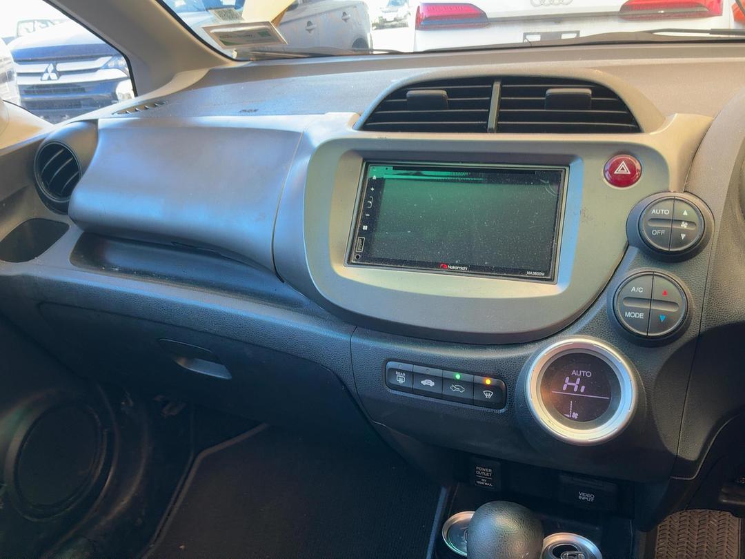 Photo '16' of Honda FIT Photo '16' of Honda FIT