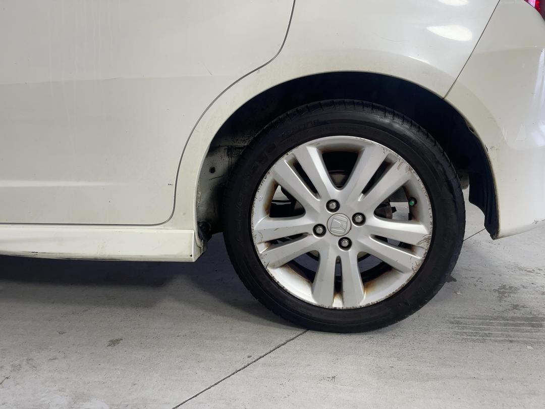 Photo '11' of Honda FIT