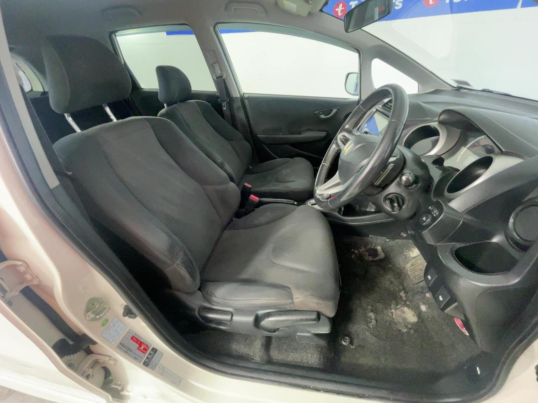 Photo '16' of Honda FIT