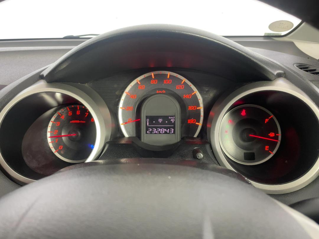 Photo '21' of Honda FIT