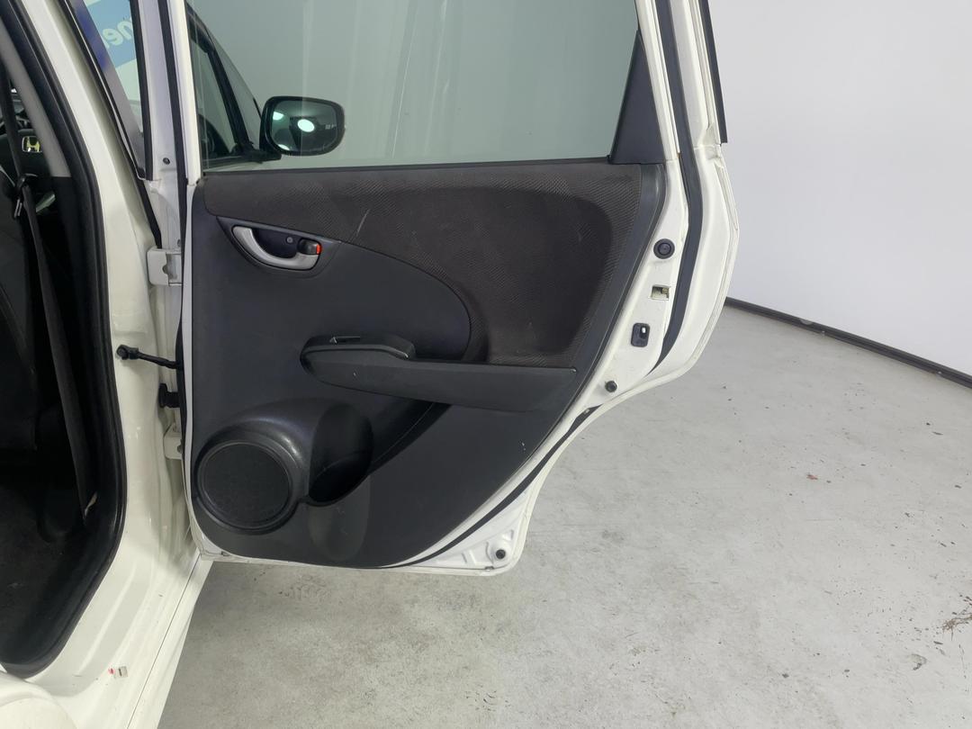 Photo '19' of Honda FIT