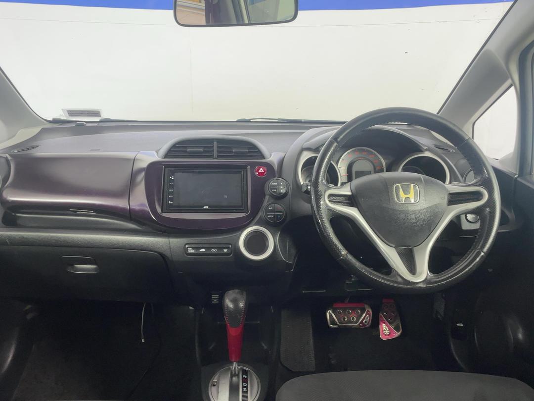 Photo '17' of Honda FIT