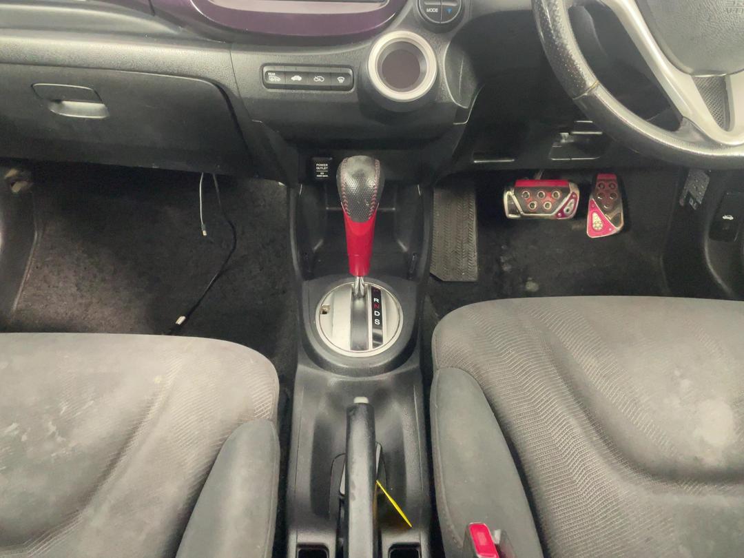 Photo '18' of Honda FIT