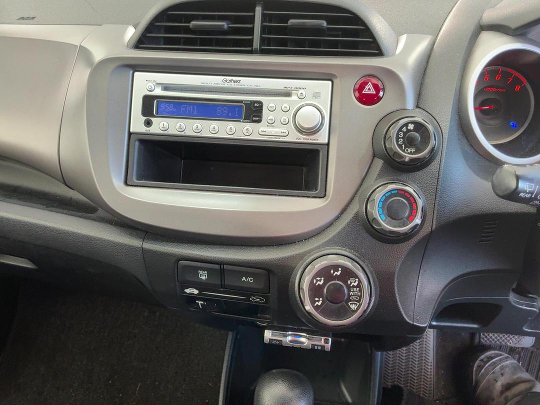 Photo '24' of Honda FIT Photo '24' of Honda FIT