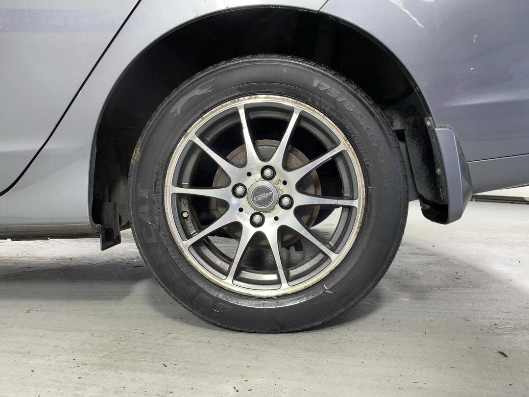 Photo '11' of Honda Insight