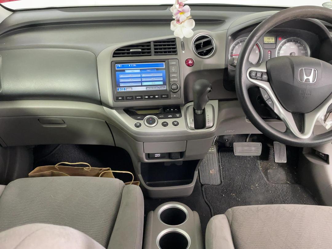 Photo '19' of Honda Stream Photo '19' of Honda Stream