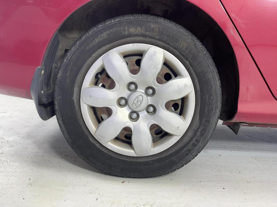 Photo '12' of Hyundai Elantra