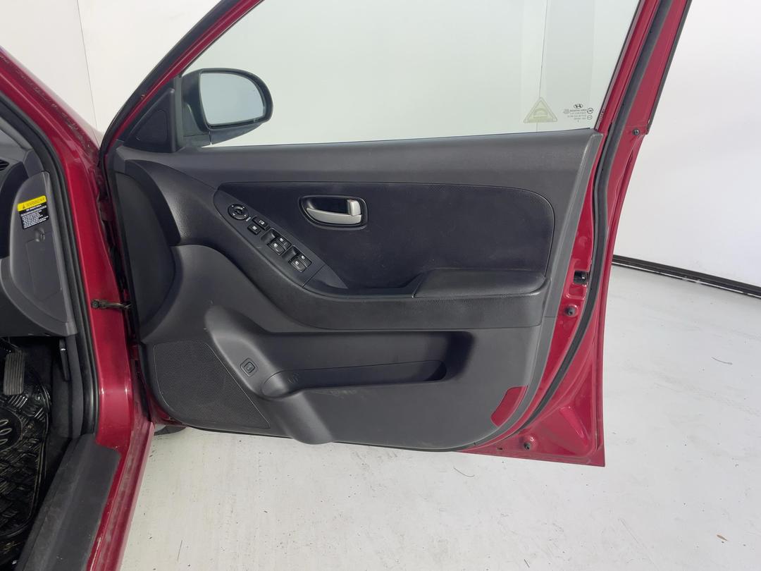 Photo '15' of Hyundai Elantra