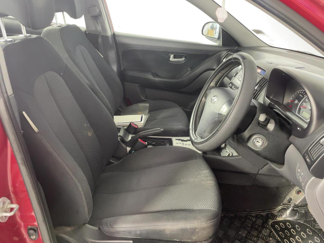 Photo '16' of Hyundai Elantra