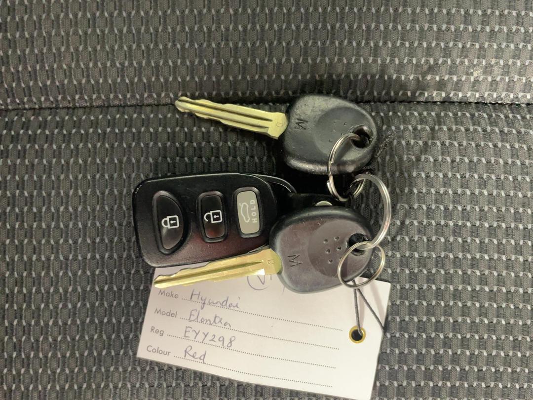 Photo '22' of Hyundai Elantra