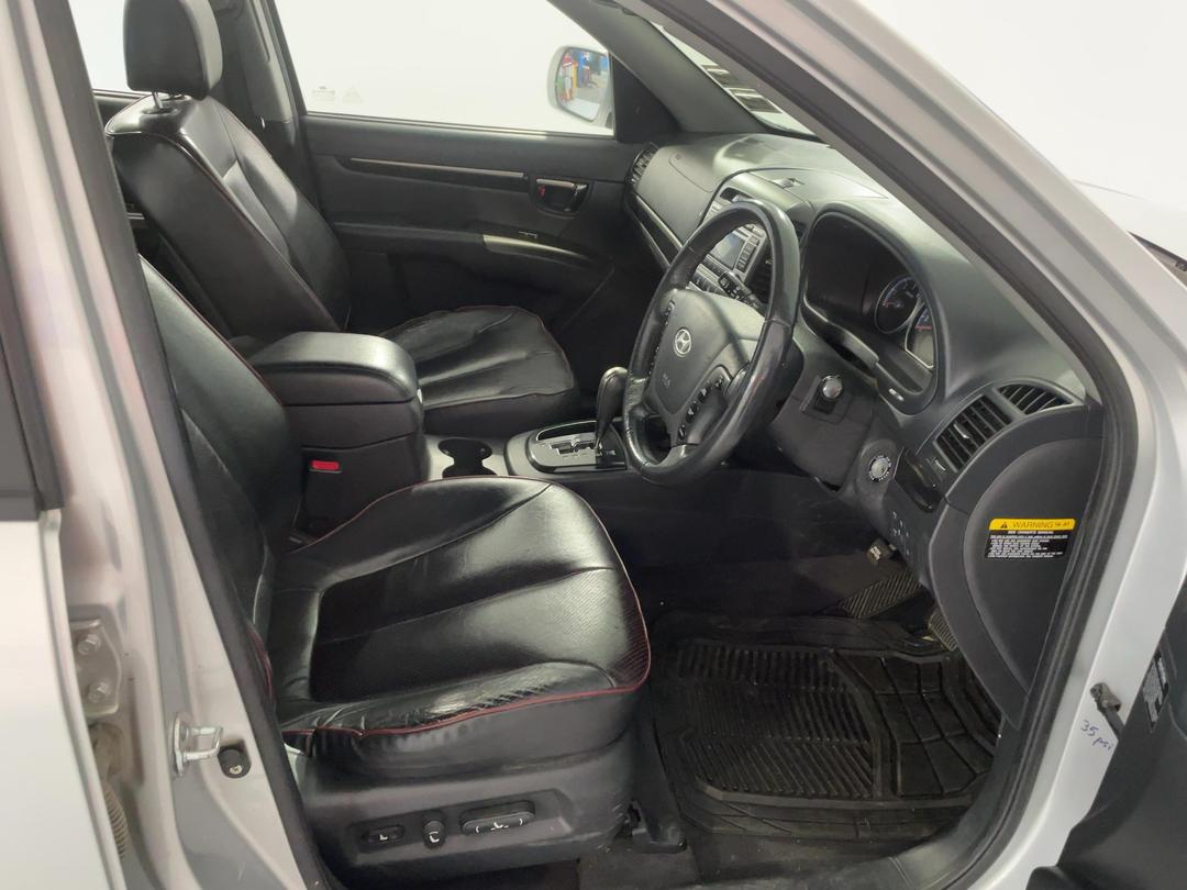 Photo '16' of Hyundai Santa FE