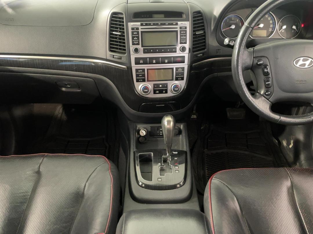 Photo '18' of Hyundai Santa FE