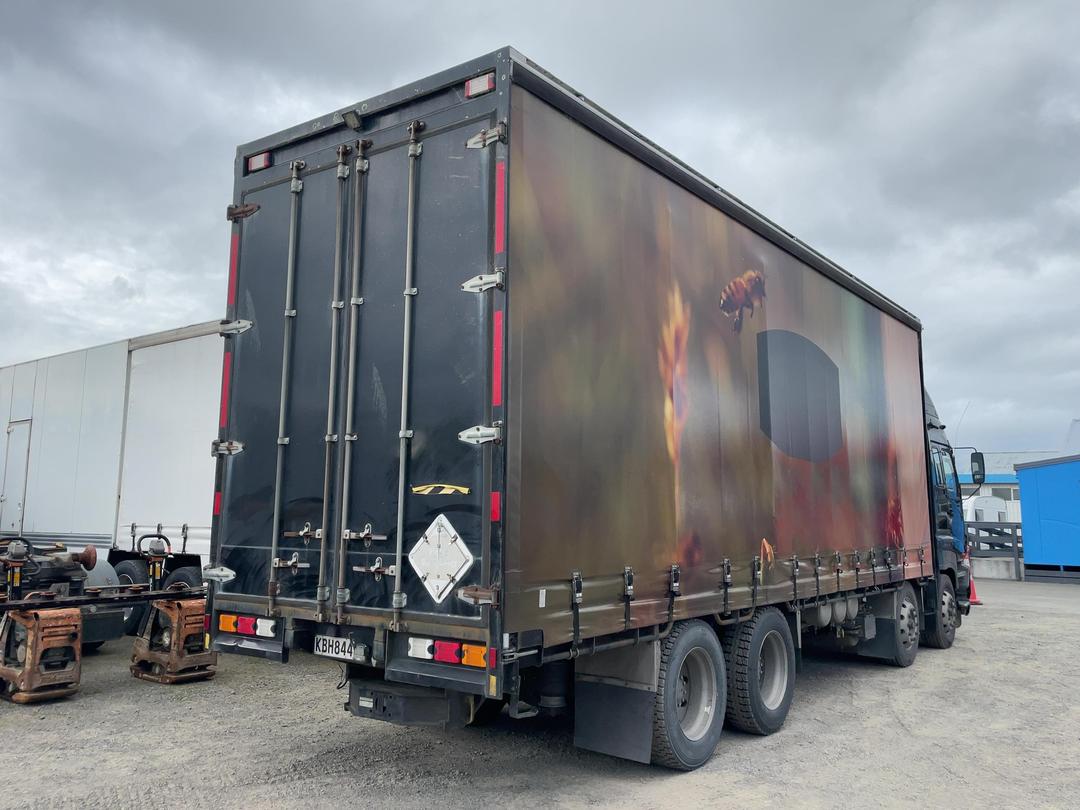Photo '4' of Isuzu CYJ 530 Giga Curtainsider