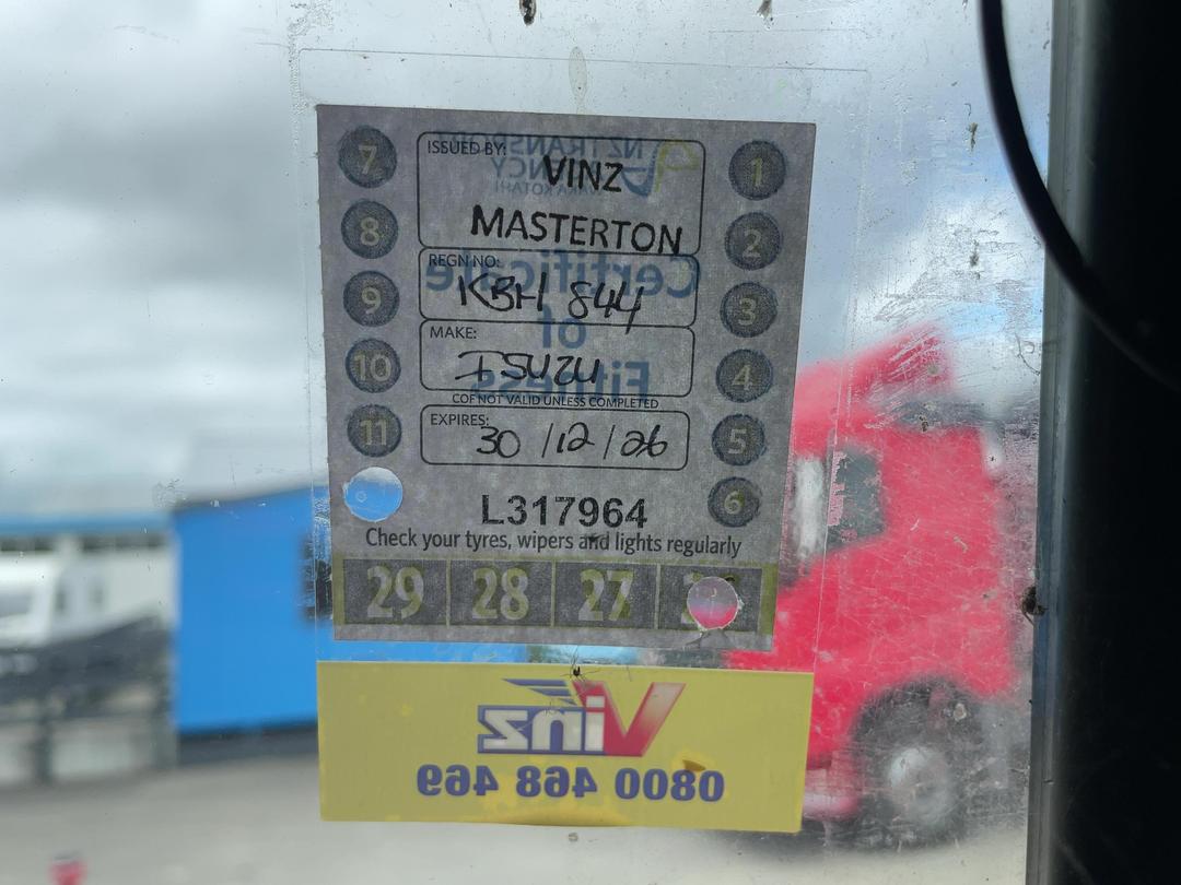 Photo '43' of Isuzu CYJ 530 Giga Curtainsider