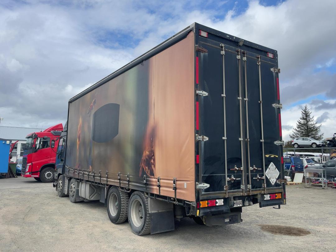 Photo '6' of Isuzu CYJ 530 Giga Curtainsider