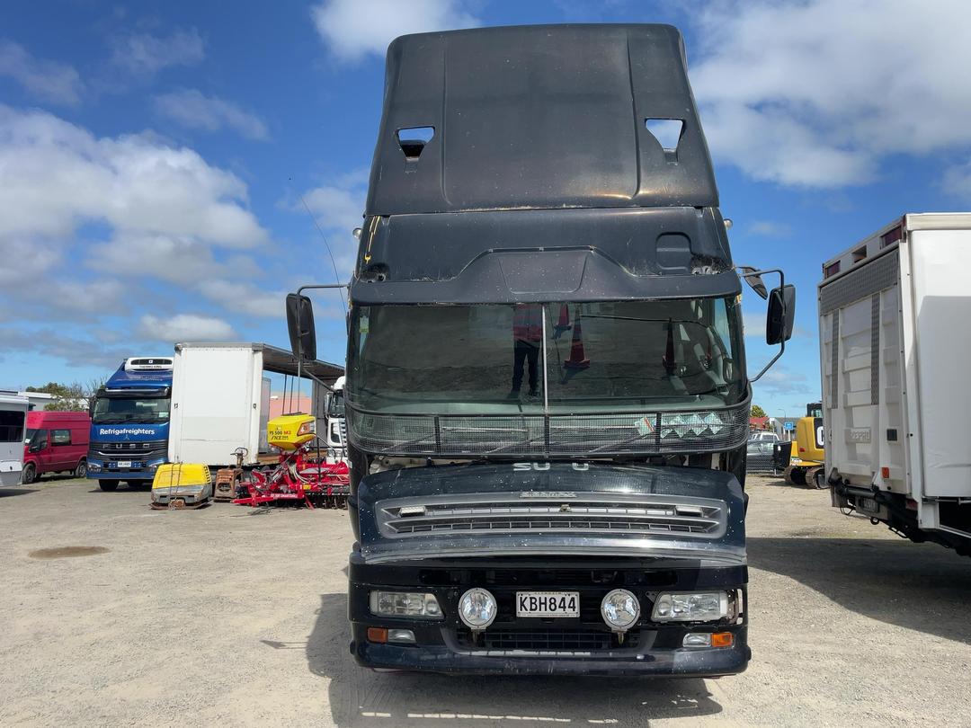 Photo '28' of Isuzu CYJ 530 Giga Curtainsider
