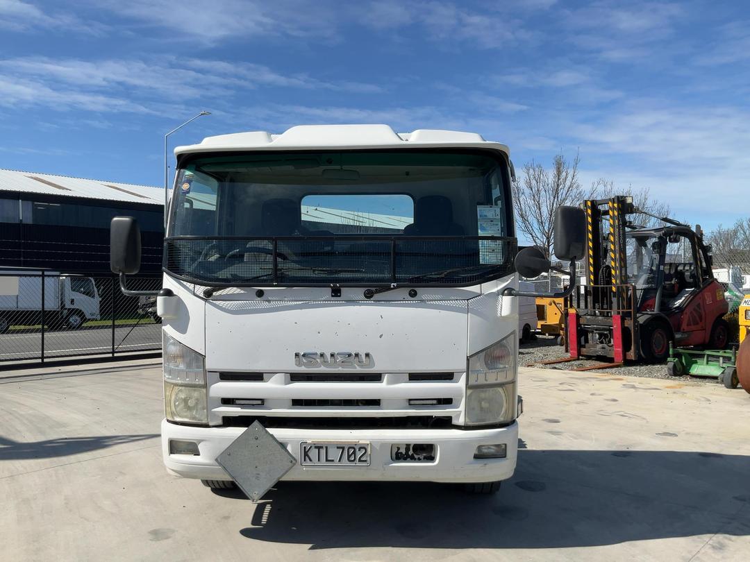 Photo '9' of Isuzu ELF NPR75 Cab Chassis
