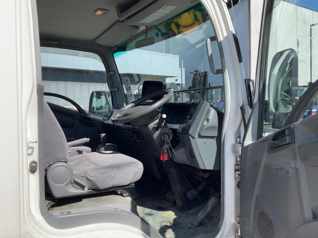 Photo '10' of Isuzu ELF NPR75 Cab Chassis
