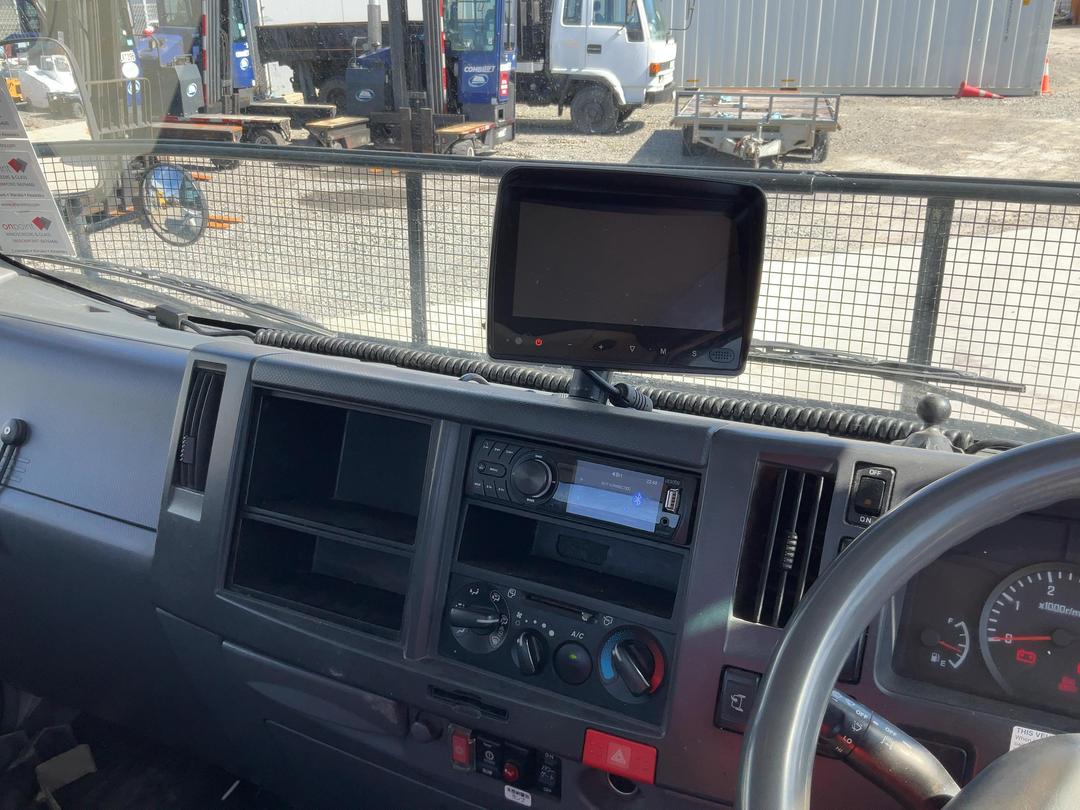 Photo '13' of Isuzu ELF NPR75 Cab Chassis