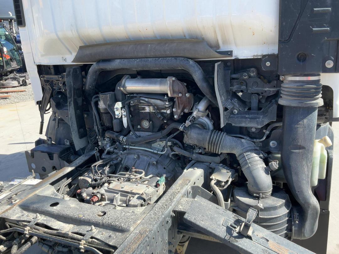 Photo '20' of Isuzu ELF NPR75 Cab Chassis