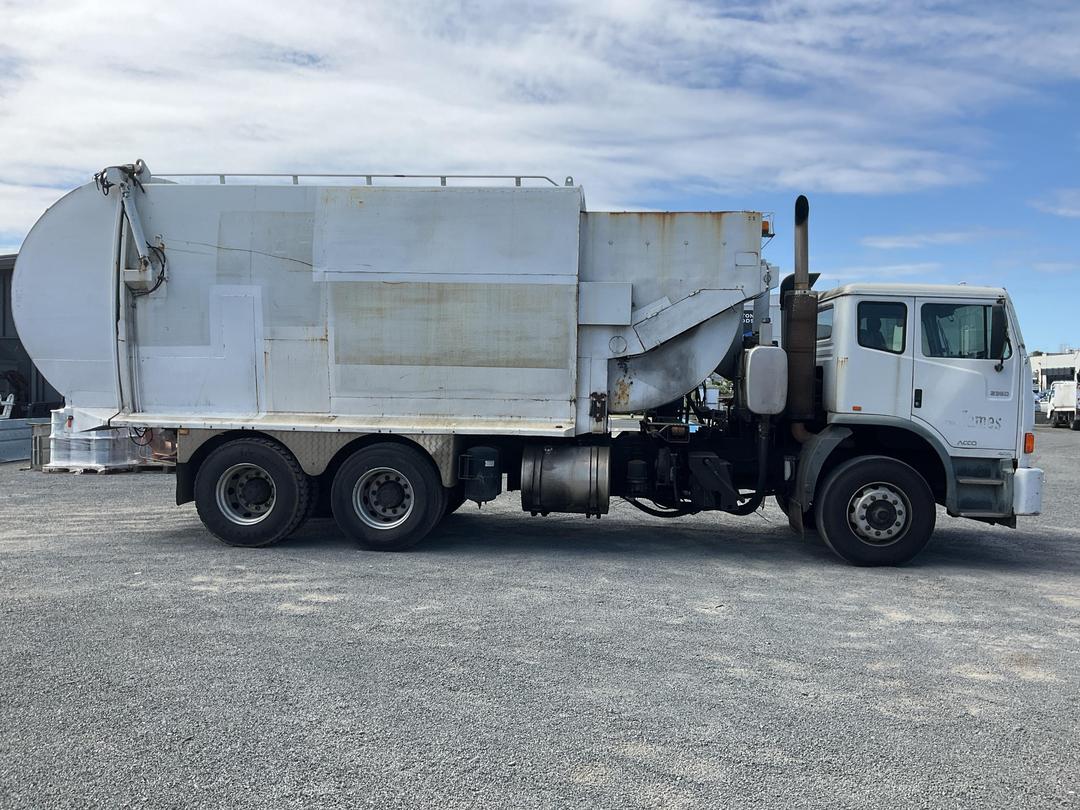 Photo '3' of Iveco ACCO 2350 6X4 Rubbish Compactor