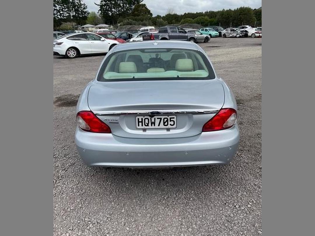 Photo '3' of Jaguar X-Type 2.0 V6 2.0 Estate Photo '3' of Jaguar X-Type 2.0 V6 2.0 Estate