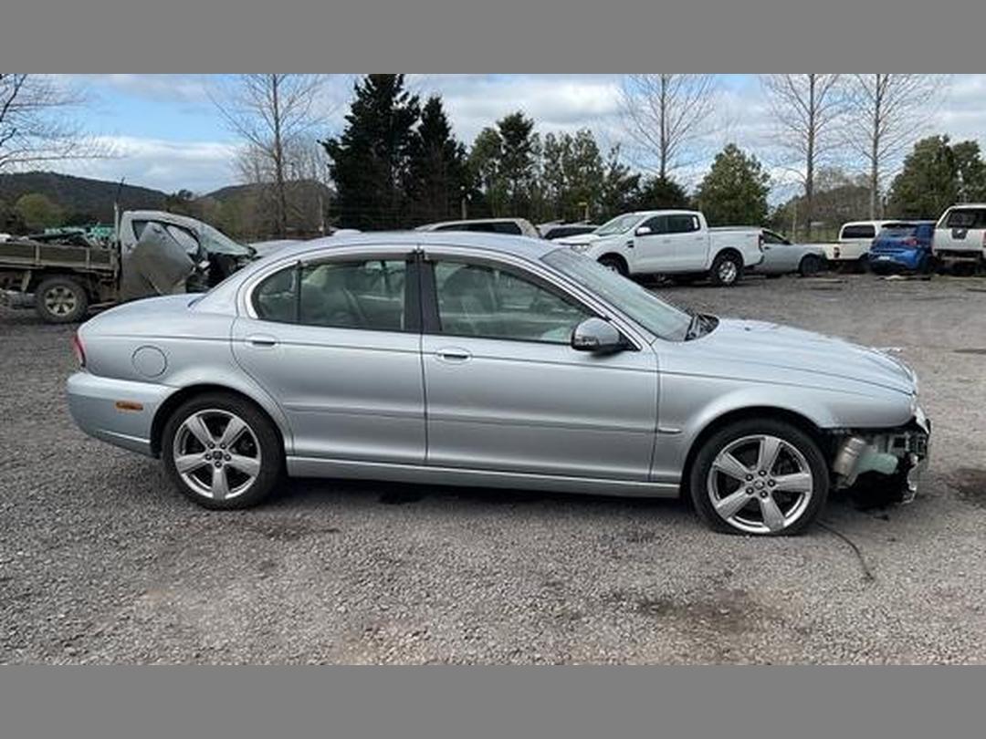 Photo '9' of Jaguar X-Type 2.0 V6 2.0 Estate Photo '9' of Jaguar X-Type 2.0 V6 2.0 Estate