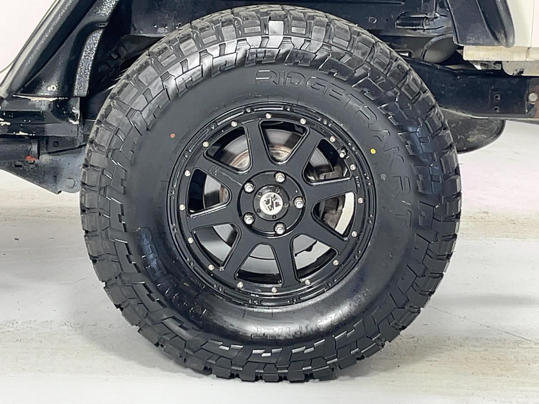 Photo '11' of Jeep Wrangler