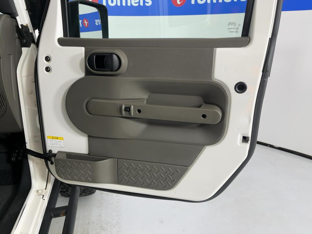 Photo '14' of Jeep Wrangler