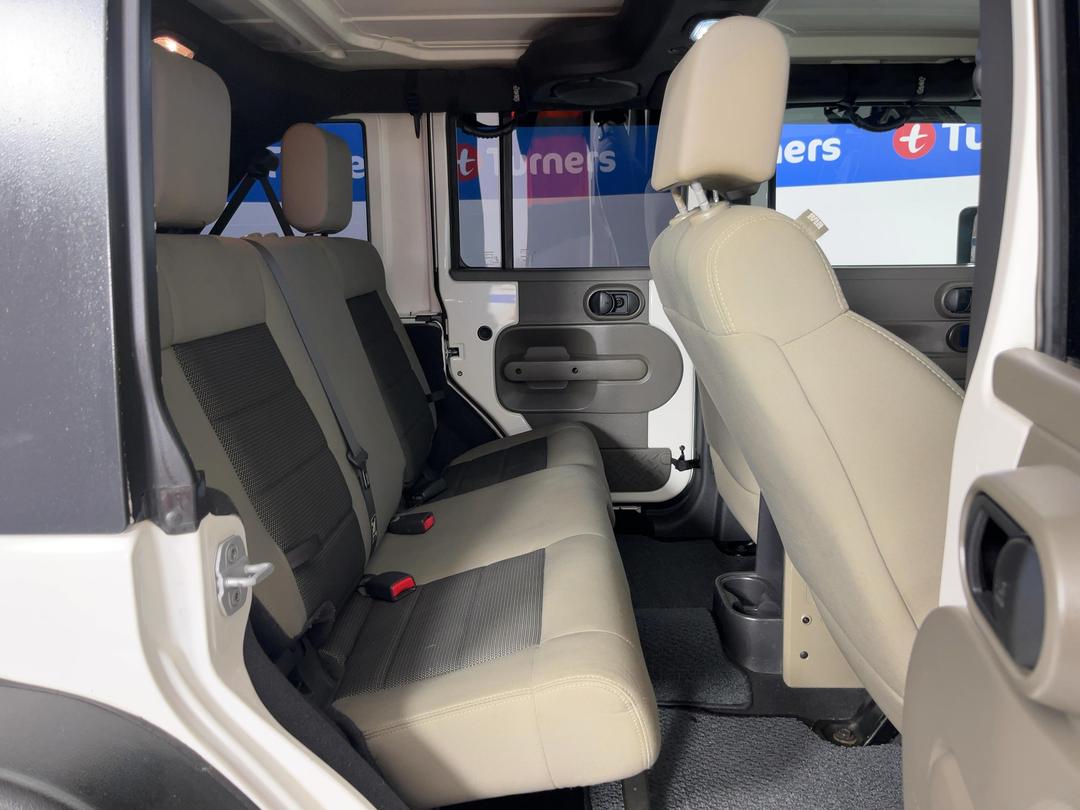 Photo '19' of Jeep Wrangler