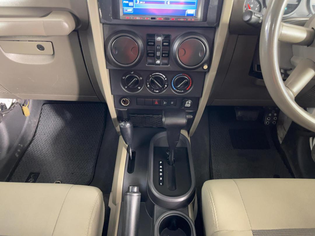 Photo '17' of Jeep Wrangler