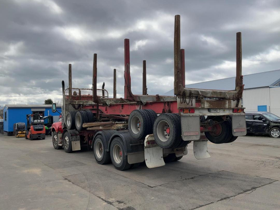 Photo '6' of Kenworth T 404 Logger