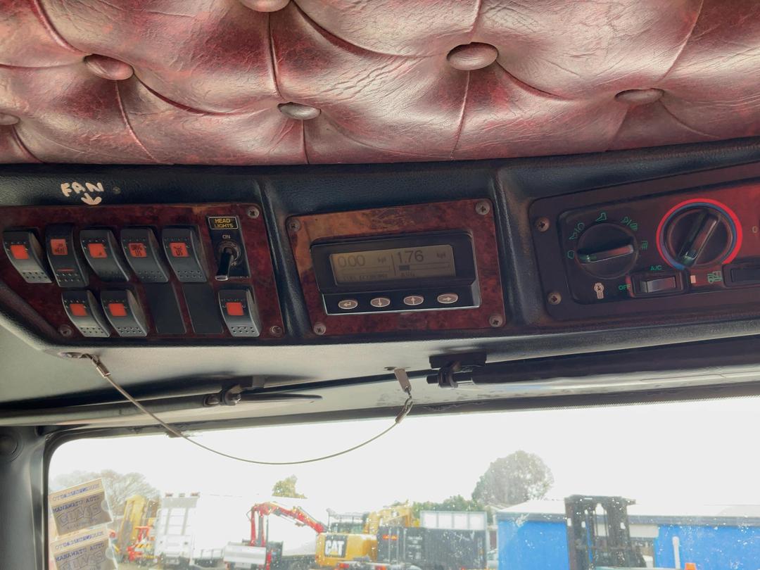 Photo '14' of Kenworth T 404 Logger
