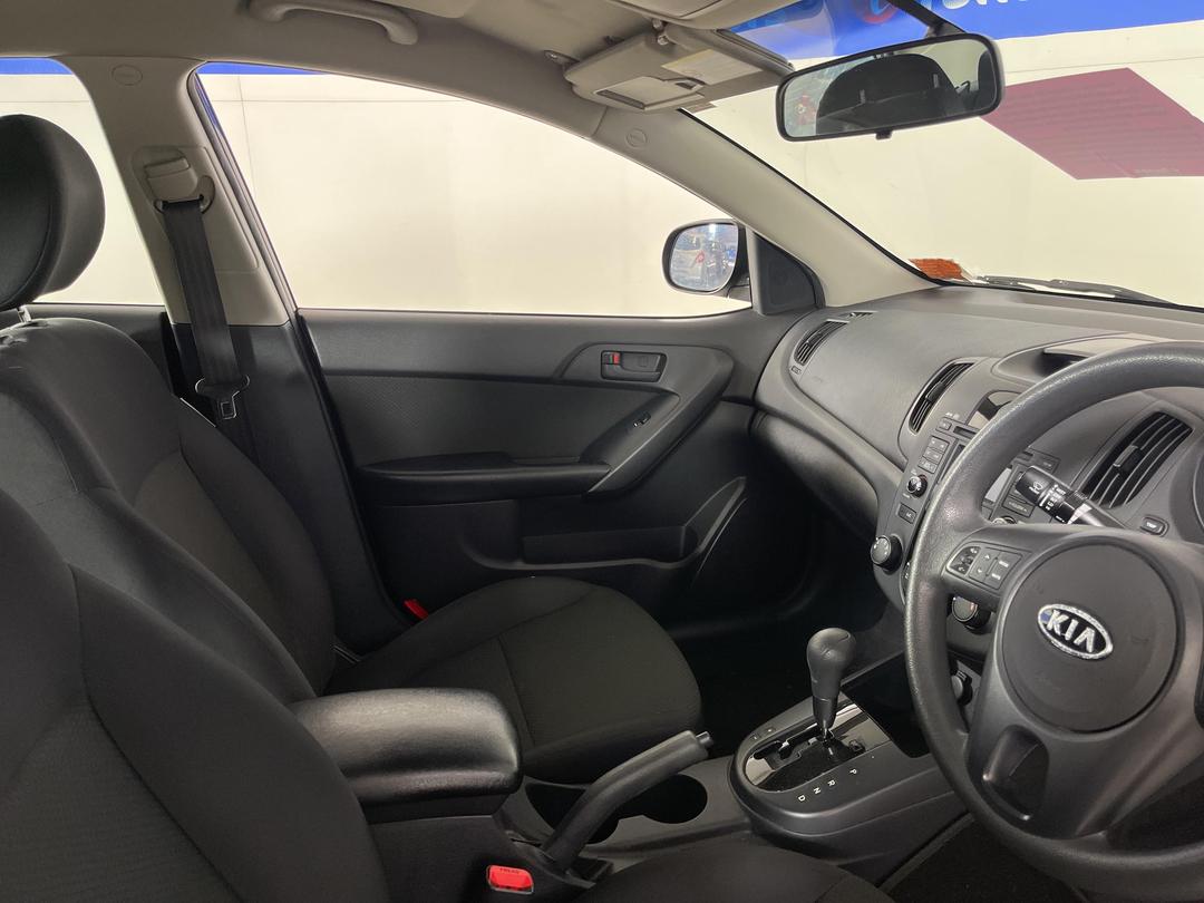 Photo '14' of KIA Cerato LX