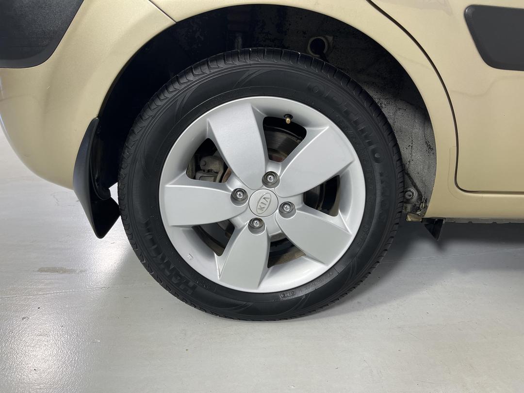 Photo '12' of KIA RIO