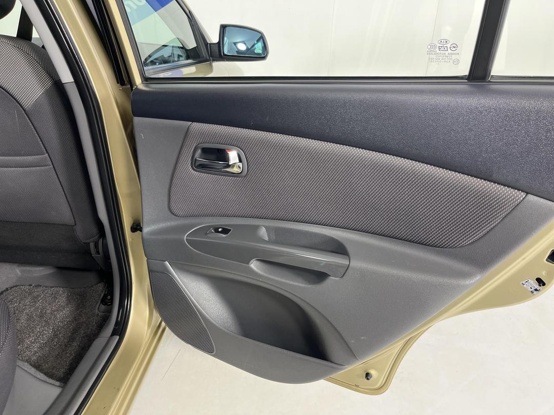 Photo '19' of KIA RIO