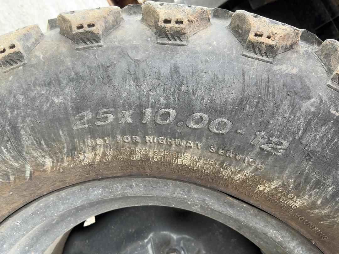Photo '32' of Kubota RTV900