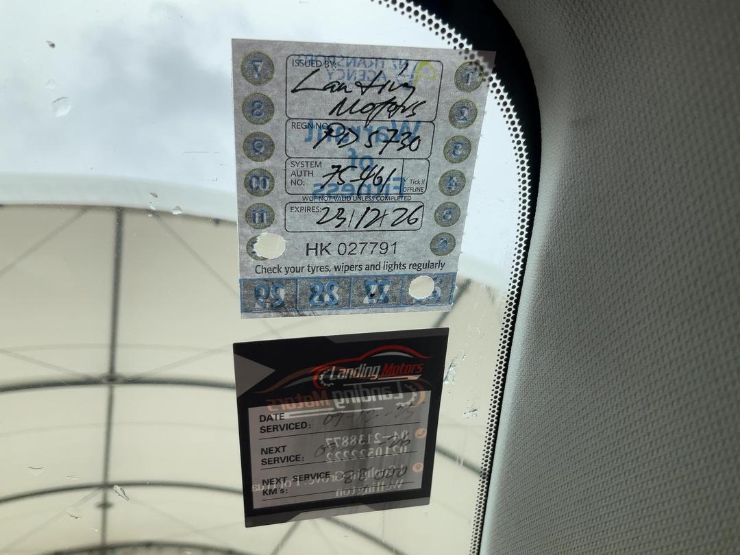 Photo '10' of Mazda Atenza