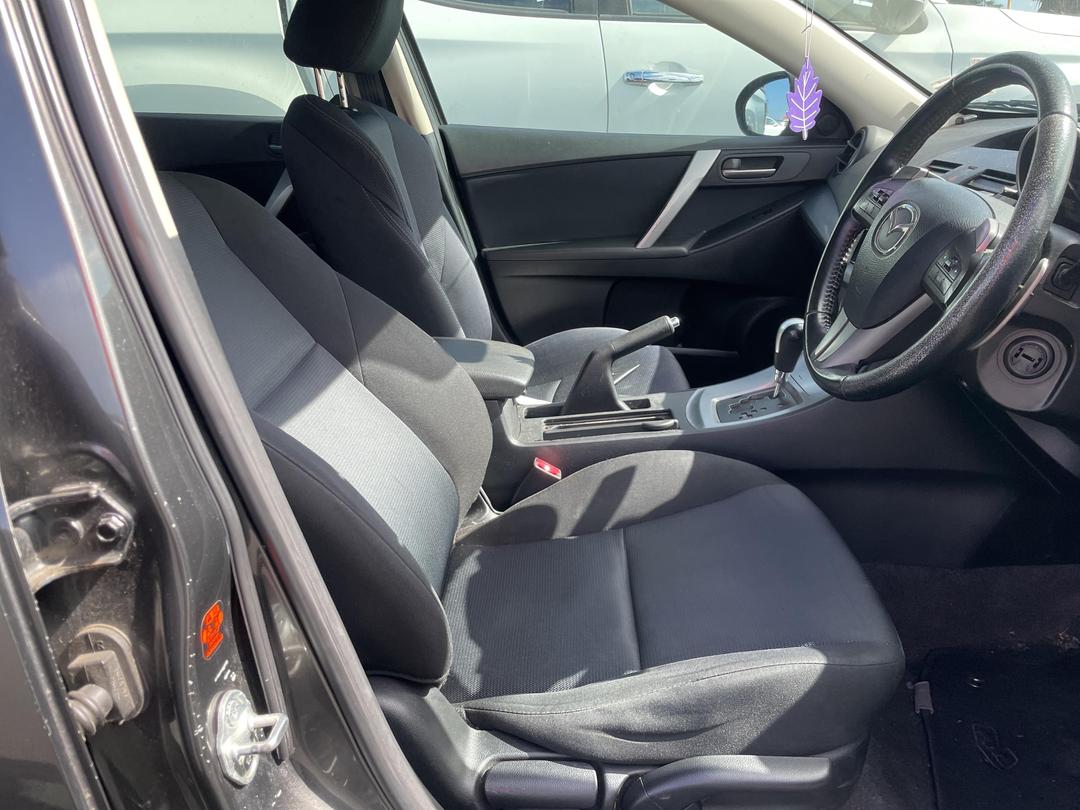 Photo '12' of Mazda Axela