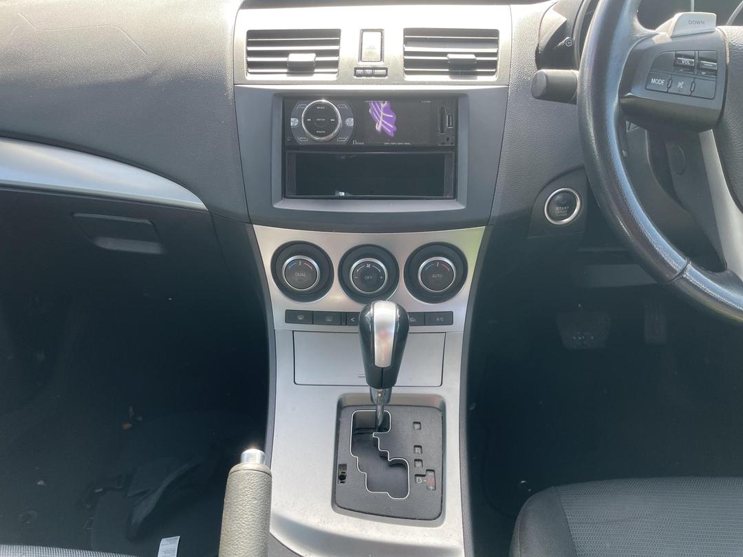 Photo '16' of Mazda Axela