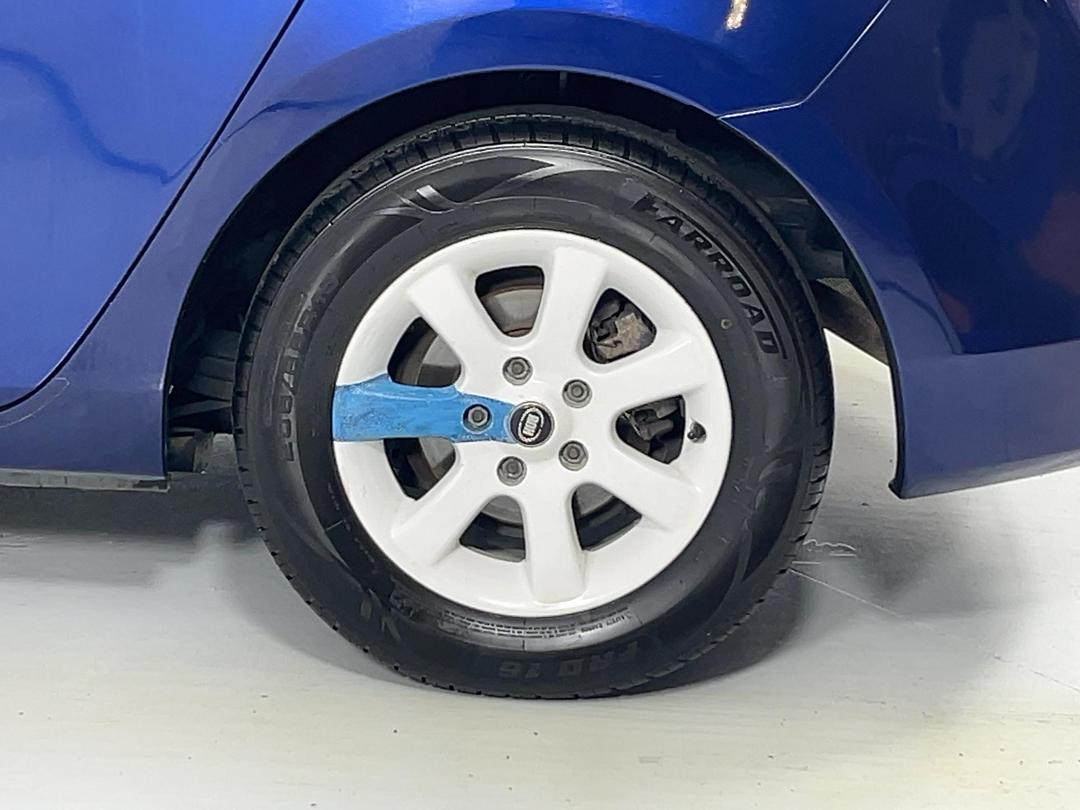 Photo '11' of Mazda Axela