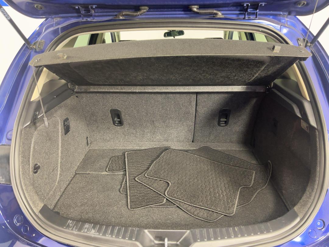 Photo '14' of Mazda Axela